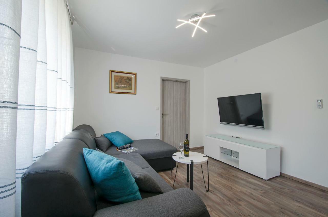 Apartment Pula R&D מראה חיצוני תמונה